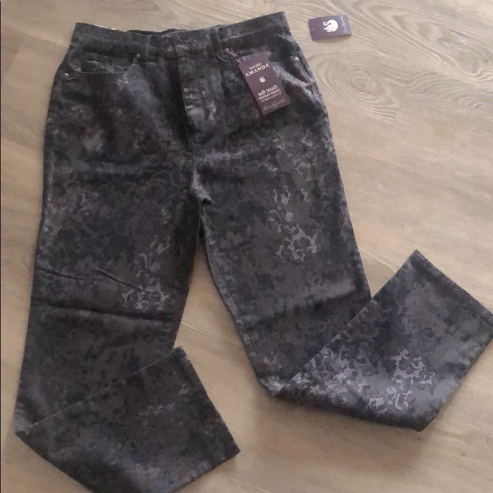 Gloria Vanderbilt Slimming Jean-Black/Gray Damask